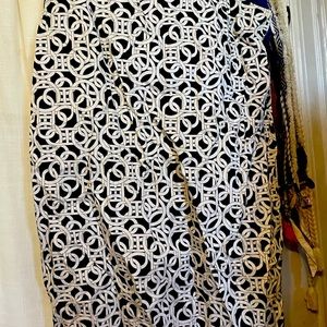 CLEARANCE SALE      geometric print shift dress